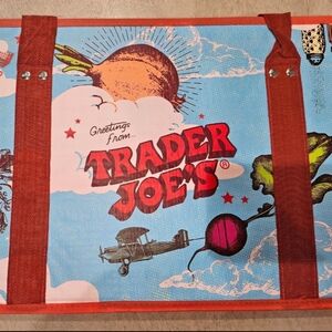 TRADER JOES STAND UP COLLAPSIBLE TOTE BAG!!